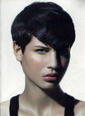 A very androgynous and sophisticated look with this short haircut. 