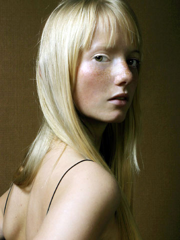 blonde-thin-blunt-fringe-bang. Posted under: