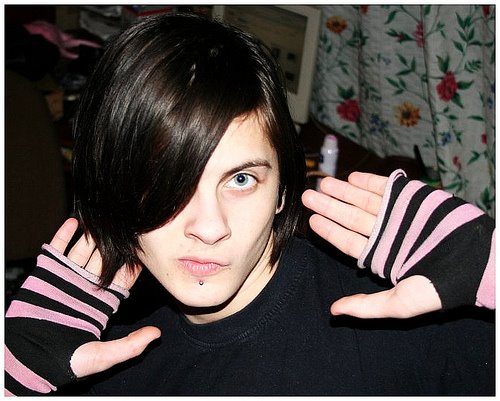 boy hairstyles 2009. emo oys hairstyles 2009.