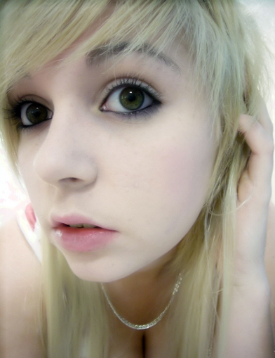 Cute blonde emo girl Cute blonde emo girl