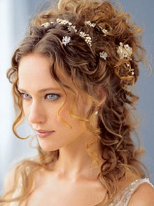 Wedding hairstyle half up and half down with gorgeous natural curls and 