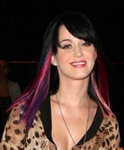 katy-perry-pink-black-hair