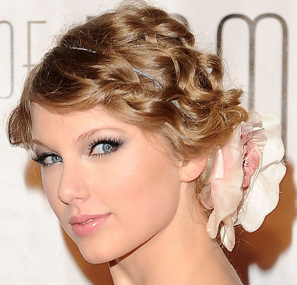 taylor swift hairstyles updos. selena gomez hairstyles updos.