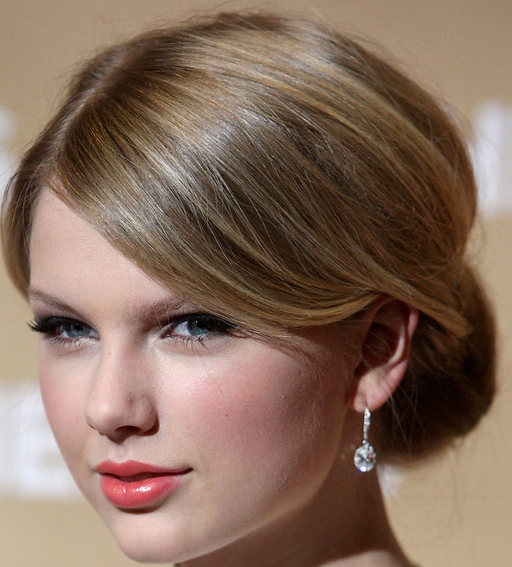 Taylor Swift Golden Globes 2011. dresses 2011. taylor swift