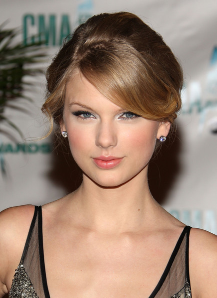 taylor swift hairstyles