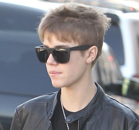 One Response to “justin-bieber-new-haircut”